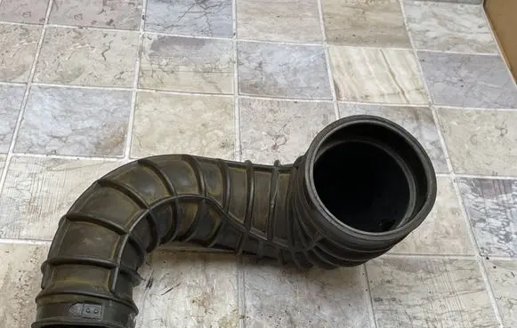 Volvo S60 Air intake hose/pipe 08634143
