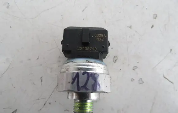 Volvo S90, V90 Air conditioning (A/C) pressure sensor 32138713 0328A