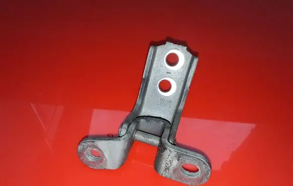 Toyota Auris 150 Front door upper hinge ES03 4009