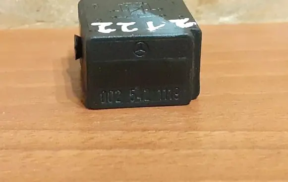 Mercedes-Benz A W168 Other relay 2122 4RA00781300