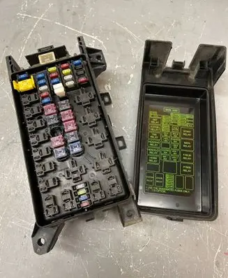 KIA Sorento Fuse module 911603E070 10050124088 BE0700501270844