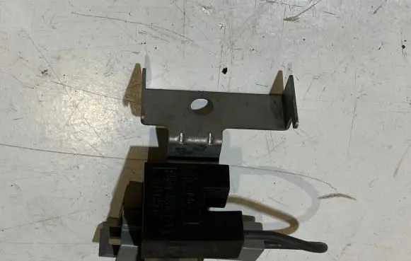 Ford Mustang VI Aerial antenna filter FR3T18801AA
