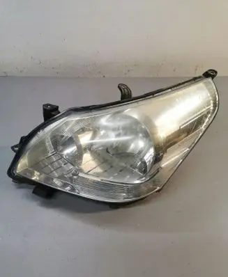 Toyota Verso Headlight/headlamp 811500F090