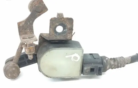 Headlight/headlamp level sensor