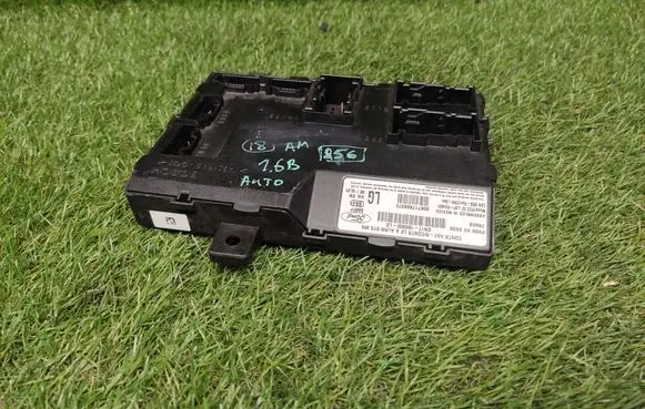 Ford Fiesta Comfort/convenience module DN1T15K600LG F005V02036