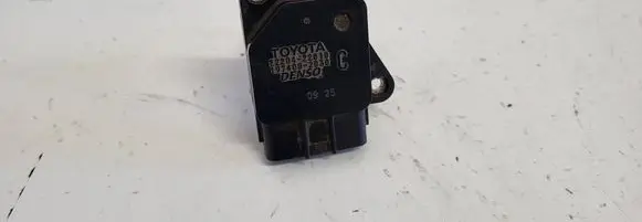 Toyota Corolla E120 E130 Mass air flow meter 2220422010 1974002030