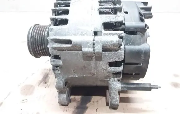 Volkswagen Golf V Generator/alternator 03L903023F