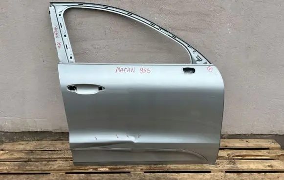 Porsche Macan (95B) Rear door