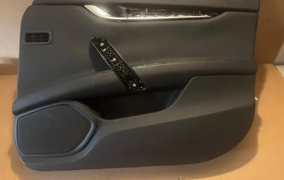 Maserati Quattroporte Front door card panel trim