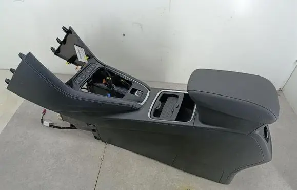 Opel Grandland X Center console 