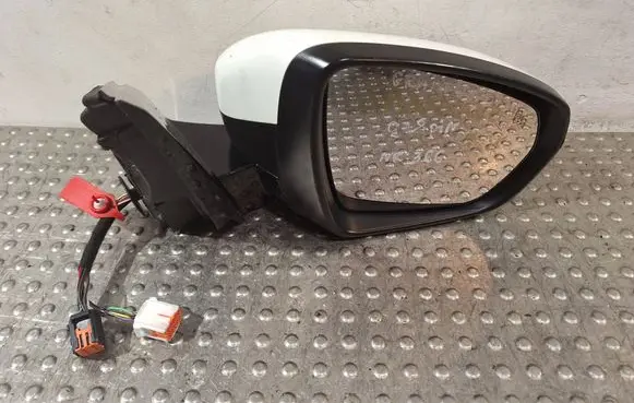 Front door electric wing mirror
