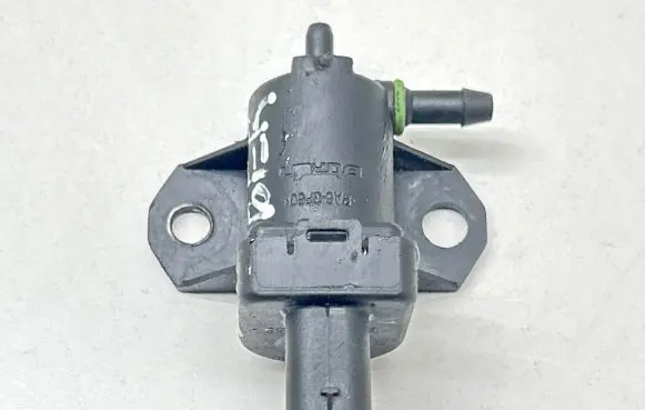 Citroen Berlingo Vacuum valve 9812031180