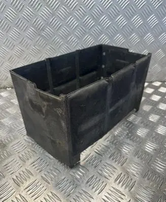 Battery box tray
