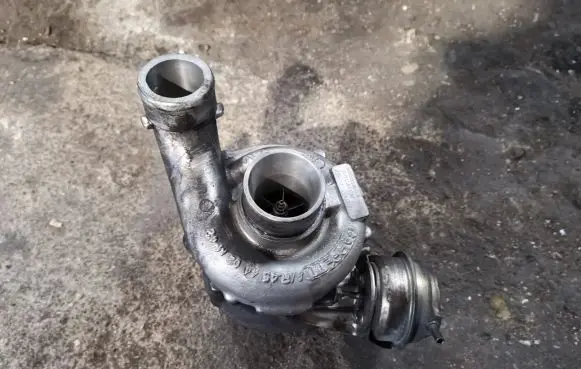 Audi A4 S4 B5 8D Turbo 059145701G