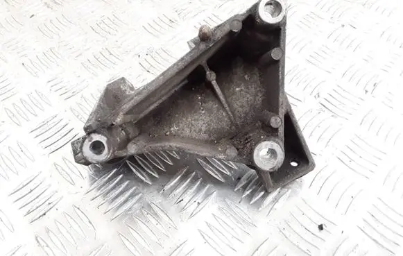 Saab 9-5 A/C compressor mount bracket 4670717