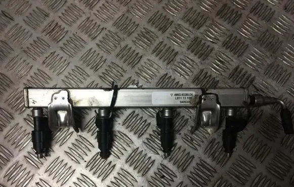 Volvo V50 Fuel main line pipe 4M5GHA 4M5G-HA0280156154