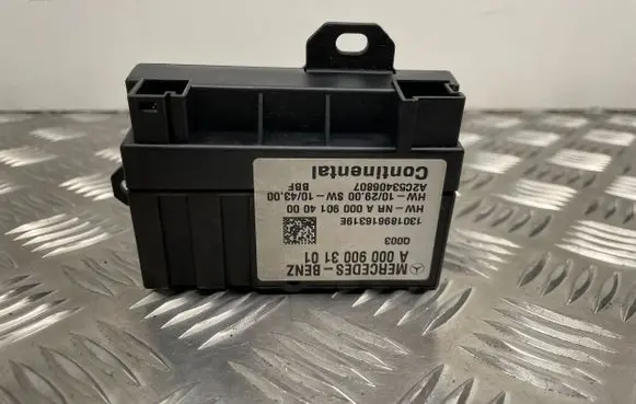 Mercedes-Benz E W212 Fuel injection pump control unit/module A0009003101