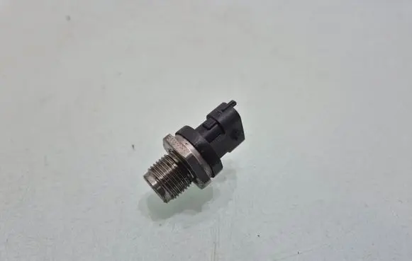 Jeep Grand Cherokee Fuel pressure sensor 0281002982