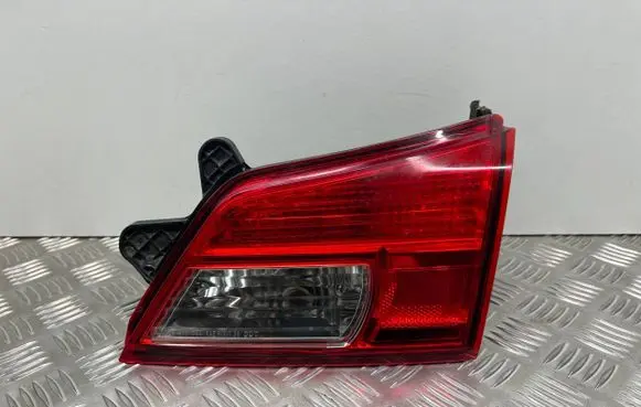 Subaru Outback Tailgate rear/tail lights 2ZR946094
