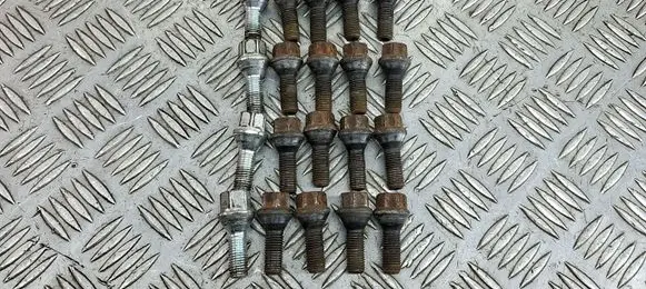 BMW 1 E81 E87 Nuts/bolts