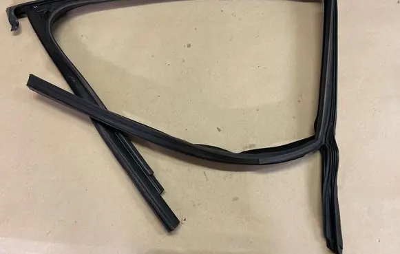 Volkswagen ID.3 Rubber seal front door window/glass 10a837439