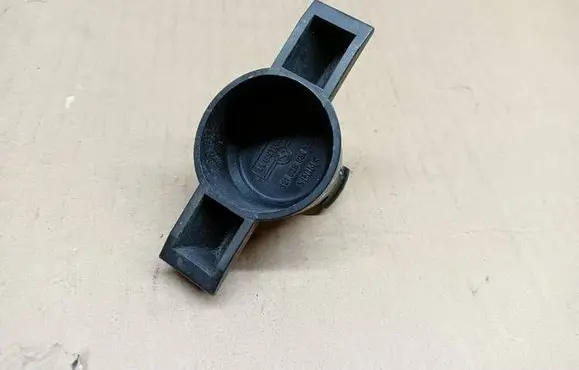 Volkswagen Golf V Tow ball cover/cap 321628