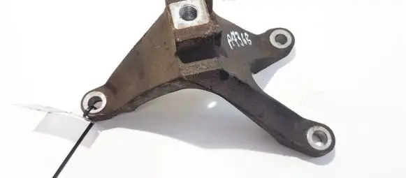 Mazda 3 I Engine mounting bracket