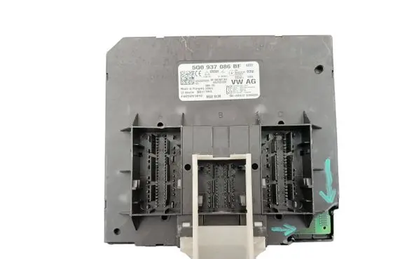 Volkswagen PASSAT B8 Comfort/convenience module 5Q0937086
