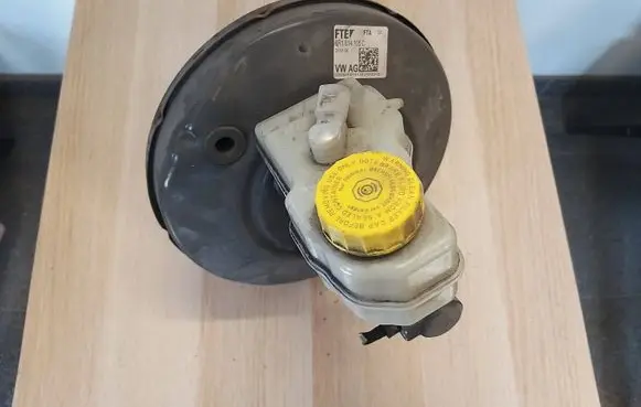 Audi A1 Brake booster 6R1614105C