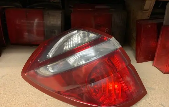 Subaru Legacy Rear/tail lights 22020952