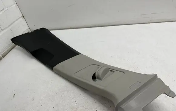 Volkswagen Golf VIII (B) pillar trim (top) 5H0867291 5H0867243