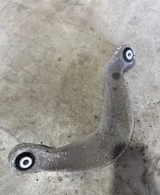 Rear upper control arm/wishbone