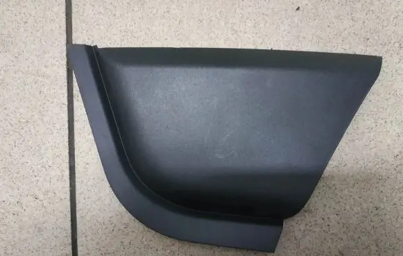 Dashboard glove box trim