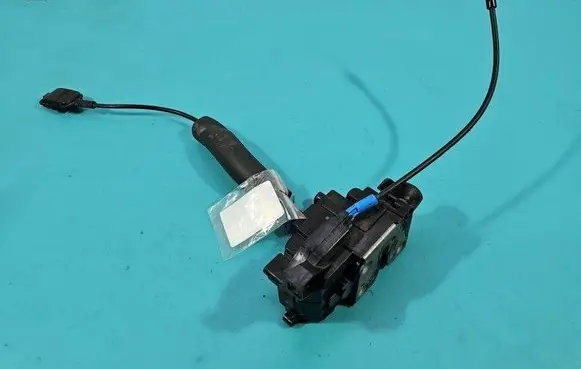 Renault Megane III Front door lock 805030001R-A IMPRK1503418