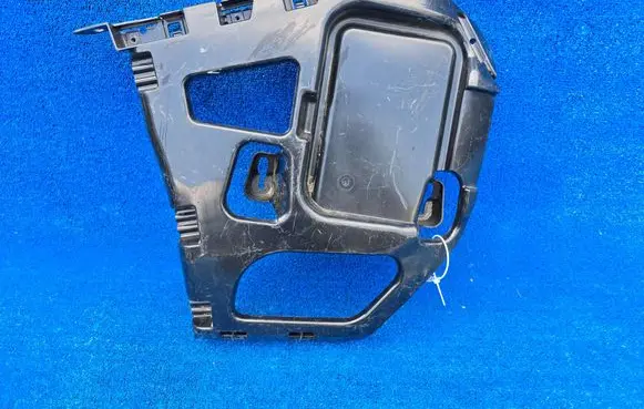 BMW 2 F22 F23 Rear bumper mounting bracket 7285533