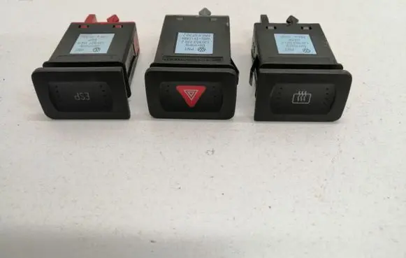 Volkswagen Golf IV Hazard light switch 1J0953235J