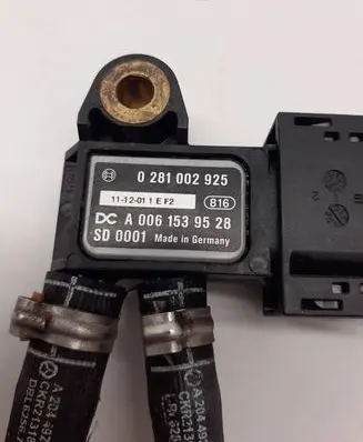 Mercedes-Benz C W204 Exhaust gas pressure sensor A0061539528 SD0001 0281002925