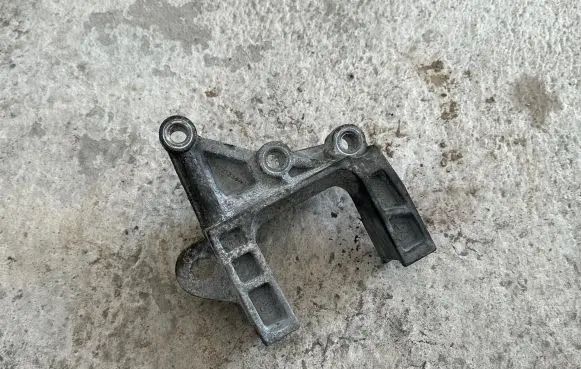Chrysler Grand Voyager V Gearbox mounting bracket 04721335A