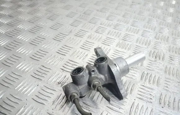 Mitsubishi Lancer VIII Master brake cylinder