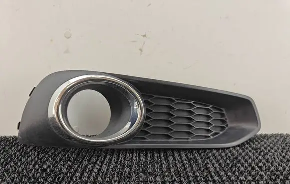 Subaru Legacy Front bumper lower grill 57731AJ800
