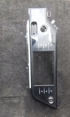 Citroen C4 II Picasso Radio/GPS head unit trim 96778739XU