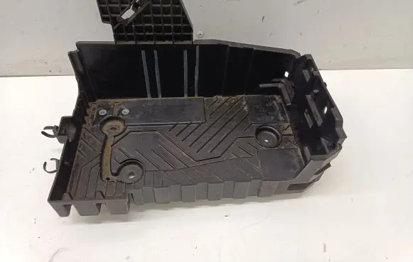 Battery box tray