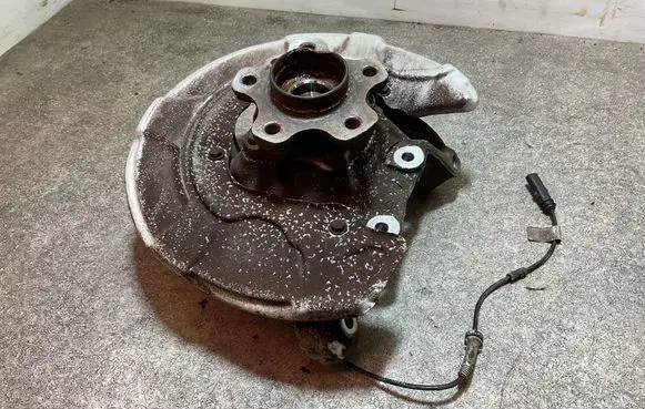 BMW 5 G30 G31 G38 Rear wheel hub 6866338
