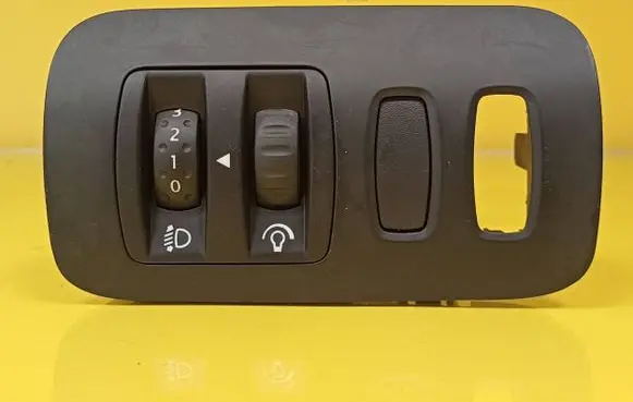 Renault Megane II Headlight level height control switch 8200095495B