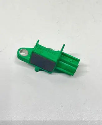Volkswagen Touran I Airbag deployment crash/impact sensor 5M0909606A 5WK43658