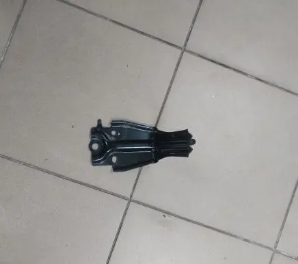 Battery bracket