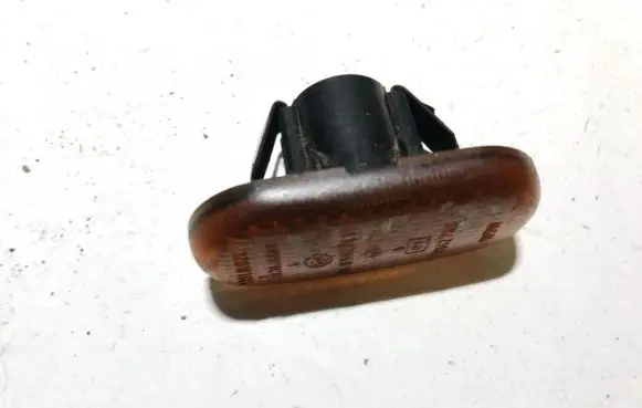 Renault Clio I Front fender indicator light