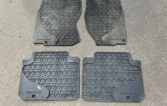 Nissan Terrano Car floor mat set 
