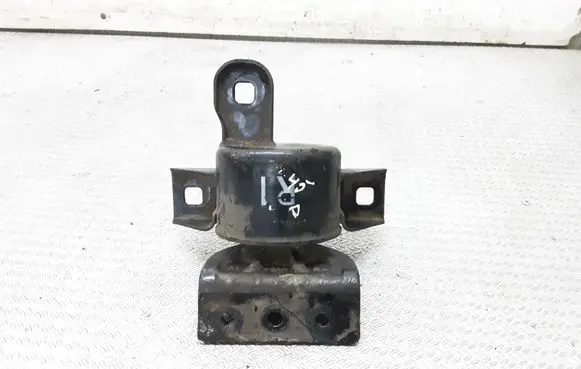 Chevrolet Kalos Engine mount bracket