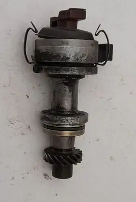 Volkswagen Transporter - Caravelle T4 Spark distributor 0237520040 037905205C
